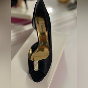 Brand new party bow shoes